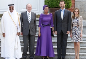 La Familia Real Espa Ola Recibe Al Emir De Qatar Y Su Esposa Mozah