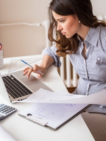 ¿Cansada de trabajar hasta en sueños? Su significado