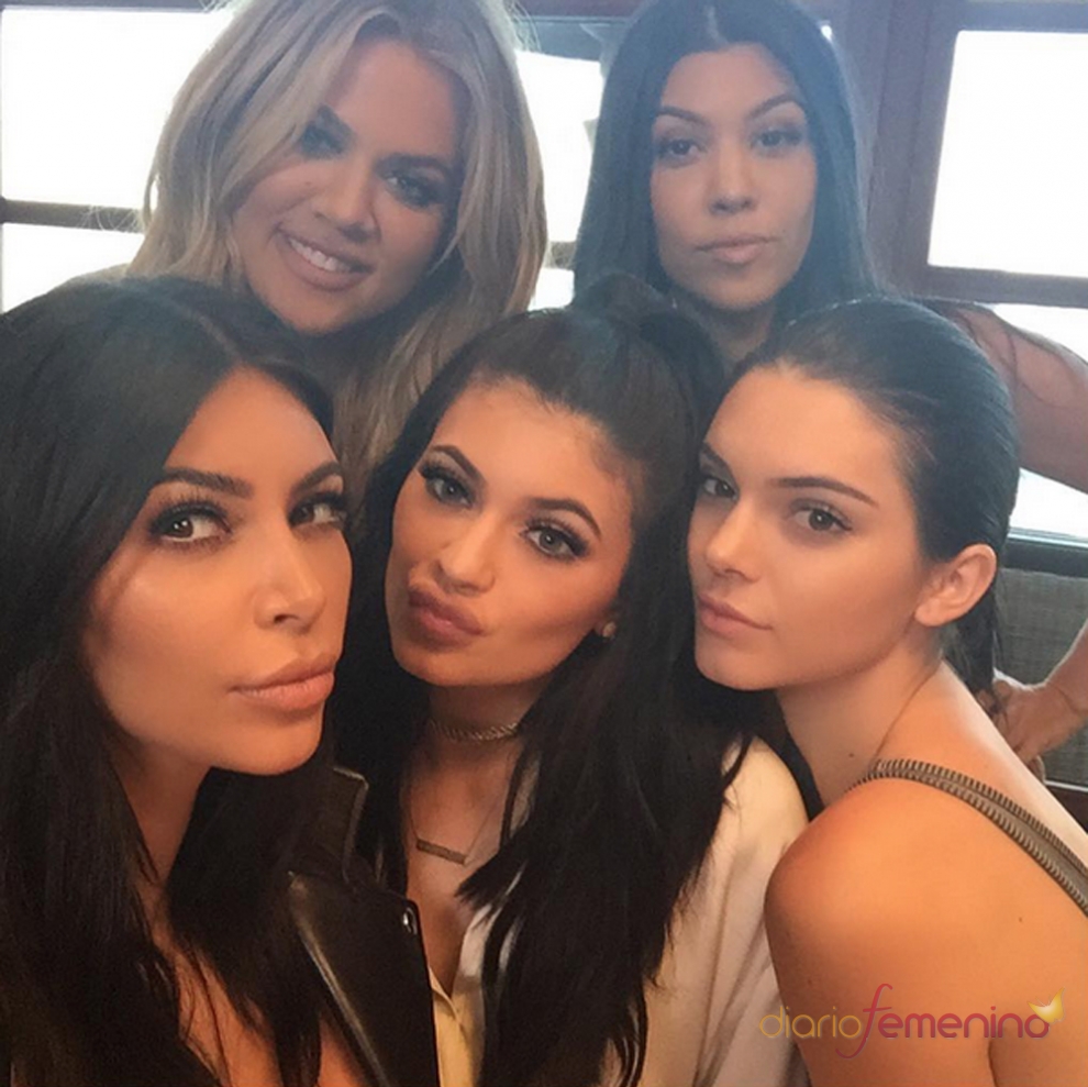 Las Hermanas Kardashian Unidas En El Cumpleaños De Kylie Jenner 
