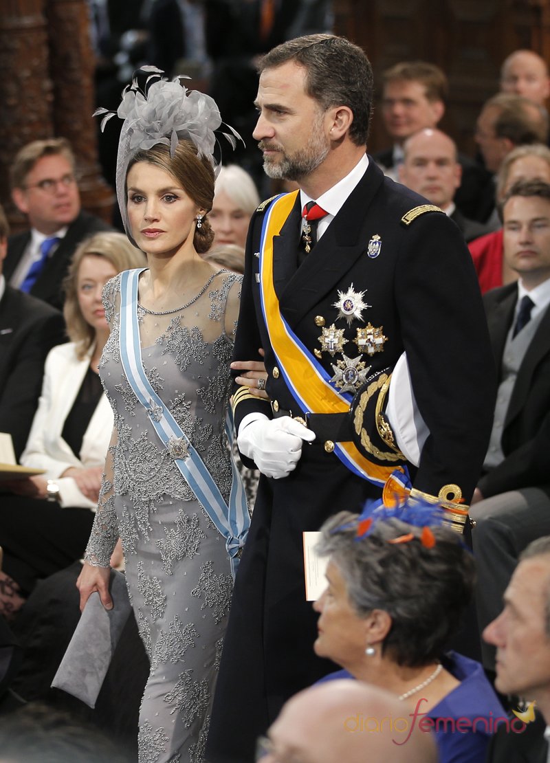 Los príncipes de España Felipe y Letizia en la coronación de