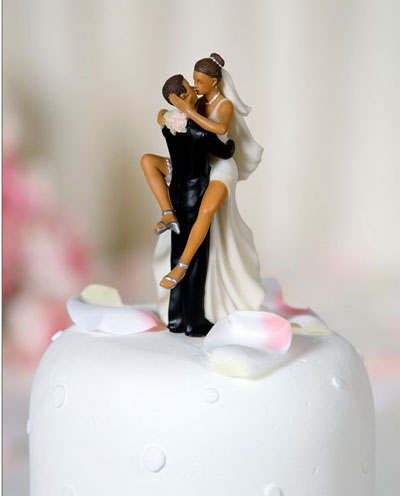 Figuras de novios divertidas para la tarta nupcial