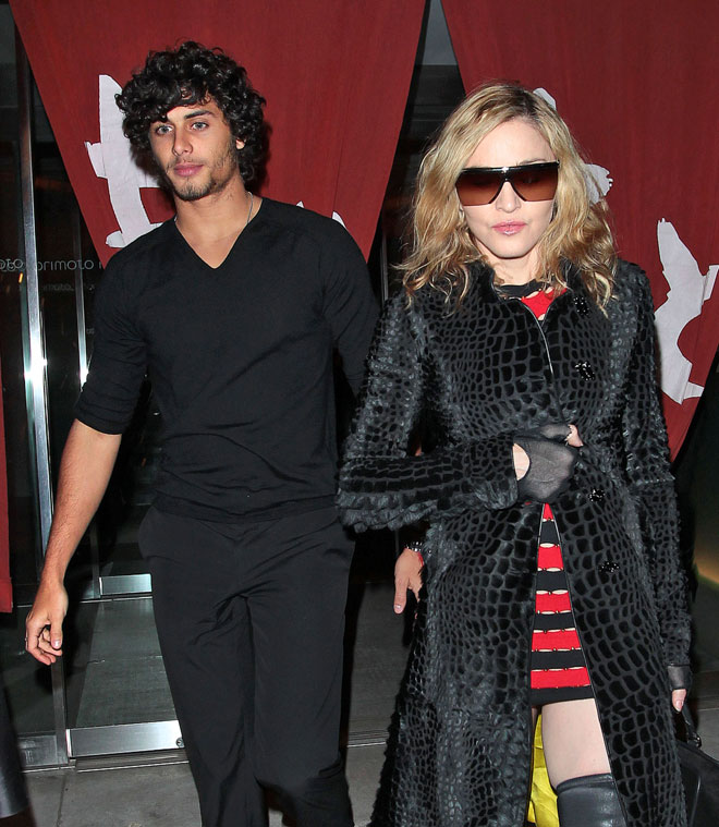 Madonna de Material Momy y novio Jesús Luz de Boy Toy
