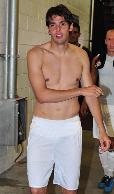 Kaká juega con Brasil en el Mundial de Sudáfrica 2010