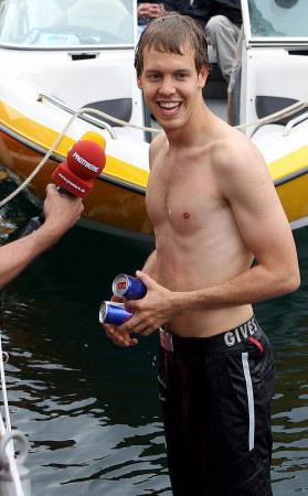 Sebastian Vettel de vacaciones con su novia en Cerdeña