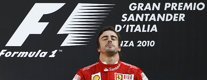 Fernando Alonso a por la victoria en el GP de Singapur 2010