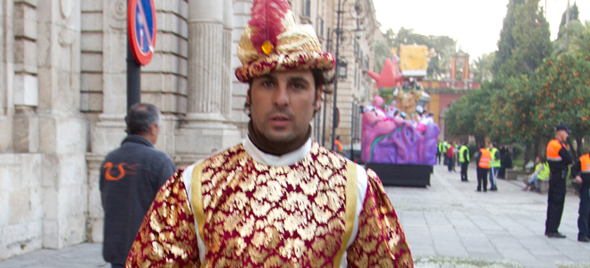 Cayetano Martínez de Irujo y Fran Rivera, protagonistas de la Cabalgata de Reyes 2011 de Sevilla