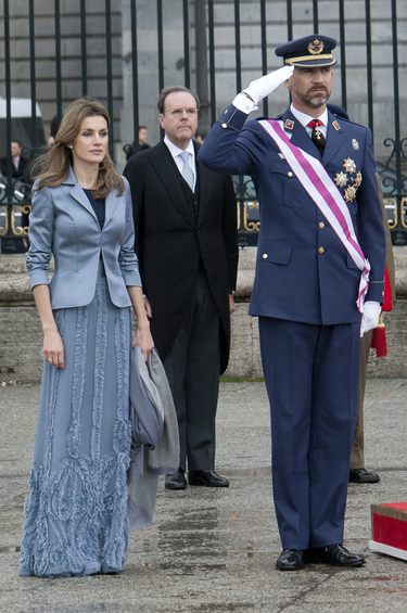 La Princesa Letizia, muy seria, apostó por un diseño de Felipe Varela en la Pascua Militar