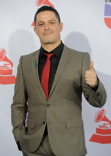Alejandro Sanz se convertirá en padre por tercera vez este verano junto a su novia Raquel Perera