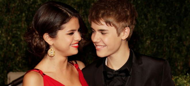 Justin Bieber y Selena Gomez en la fiesta Vanity Fair de los Oscar 2011