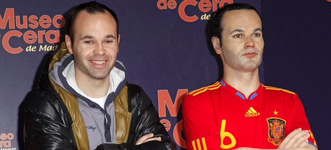 David Villa y Andrés Iniesta, héroes del Mundial, ya tienen una figura de cera