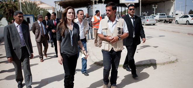 Angelina Jolie viaja a Túnez para apoyar a los refugiados libios