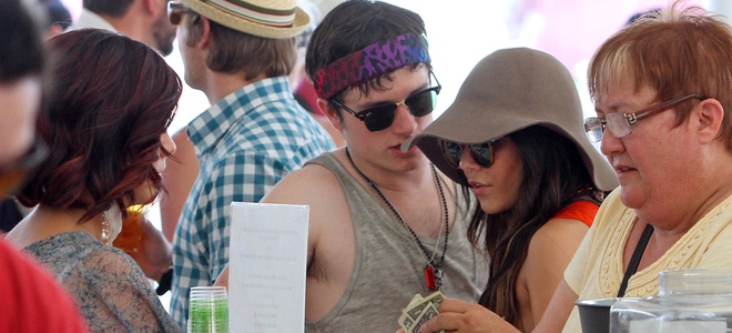 vanessa hudhens y josh hutcherson