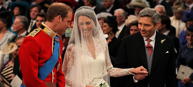 Todos los detalles del vestido de boda de Kate Middleton, una novia espectacular