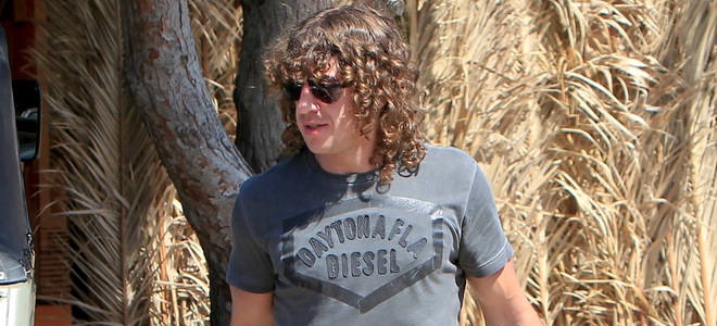 Carles Puyol se recupera de su operación de rodilla en Ibiza con Malena Costa