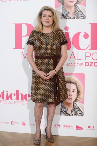 Multan a un hotel de Sao Paulo que permitió fumar a la actriz Catherine Deneuve