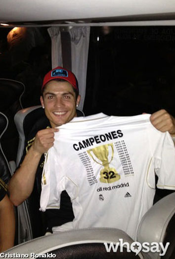 Cristiano Ronaldo celebra la Liga en el autobús