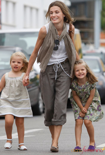 Letizia se va de vacaciones a Portugal otra vez sin el Príncipe Felipe