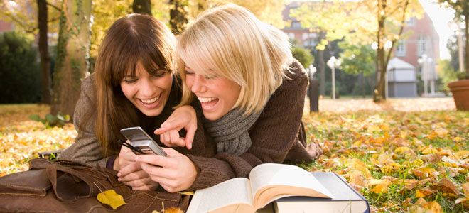 Las mujeres hablamos más que los hombres: ¿verdad o mito?