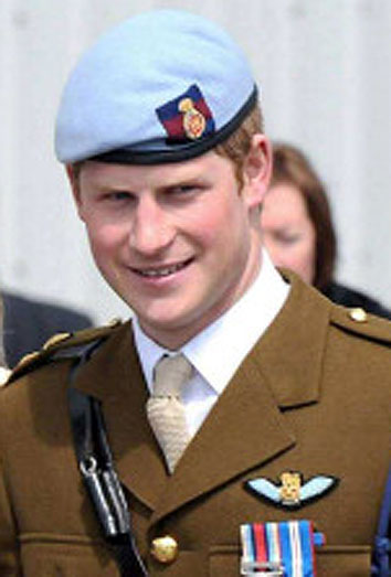 Harry de Inglaterra, de principe a actor porno gracias a sus fotos desnudo