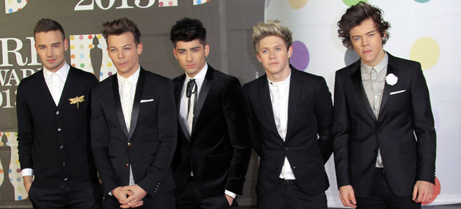 One Direction en la alfombra roja de los Brit 2013