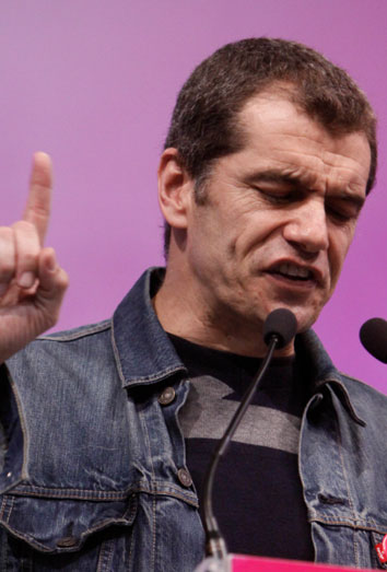 Toni Cantó la lía en Twitter.