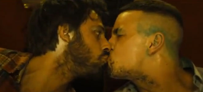 El beso de Mario Casas y Hugo Silva.