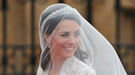 Todos los detalles del vestido de boda de Kate Middleton, una novia espectacular