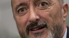 Arturo Pérez Reverte, condenado a pagar 80.000 euros por plagiar el guión de 'Gitano'