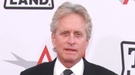 Michael Douglas confiesa que el cáncer le ha hecho disfrutar más de su familia