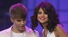 Selena Gomez ignora a Justin Bieber en el vídeo del backstage de su gira 'We own the night'