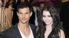 Taylor Lautner y Lily Collins fingen seguir juntos en el estreno de 'Abduction'