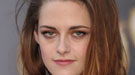 Kristen Stewart, con muletas y sin Robert Pattinson en los Oscar 2013