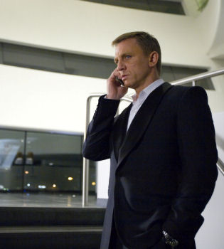 La nueva película de James Bond, suspendida