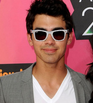 Joe Jonas lanzará un disco sin los Jonas Brothers