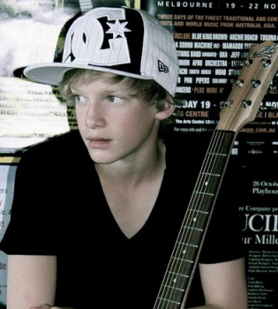 Cody Simpson, el Justin Bieber australiano, lanza su primer sencillo