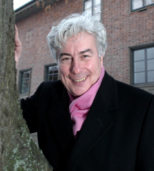 Ken Follet vuelve a la carga con una trilogía histórica