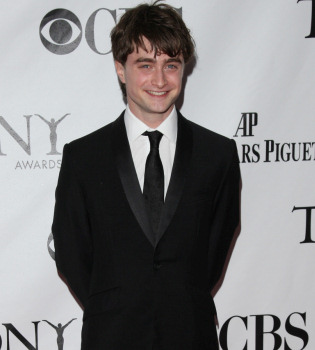 Daniel Radcliffe se pasa al cine de terror gótico