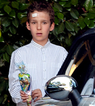 Froilán, rumbo a un internado inglés para superar la separación de sus padres