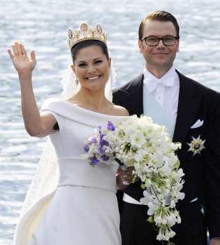 Acusan a Victoria de Suecia de corrupción