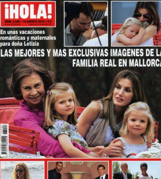 Los príncipes Felipe y Letizia, pillados por primera vez besándose en los labios