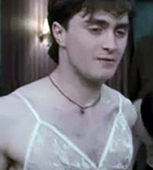 Harry Potter se pone sujetador en 'Las Reliquias de la Muerte'