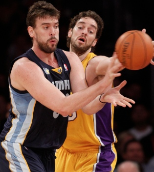 Los hermanos Gasol enfrentados en la cancha