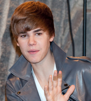 Chris Brown, ex de Rihanna, colabora con Justin Bieber en un tema potente