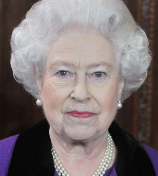 La reina Isabel II despide el año convirtiéndose en bisabuela