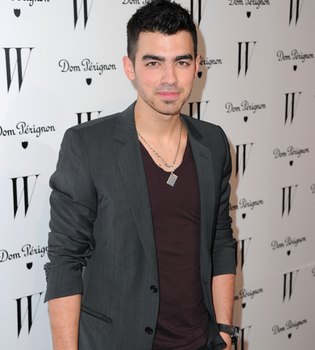 Joe Jonas prepara nuevas canciones sin Nick ni Kevin