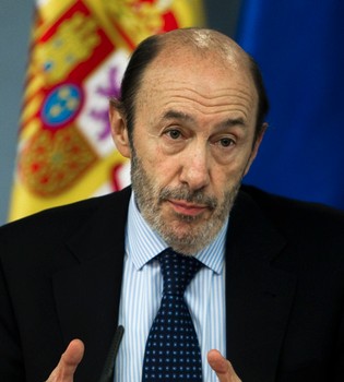 Alfredo Pérez Rubalcaba, ingresado por una infección urinaria