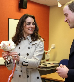 Kate Middleton podría elegir un sencillo ramo de flores blancas para su boda