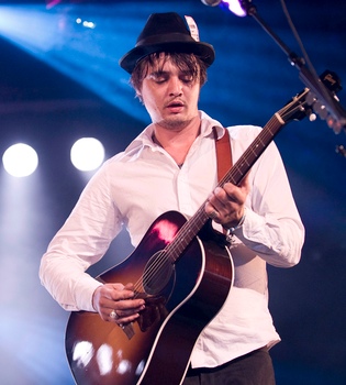 Peter Doherty presenta 'Grace/Wastelands' en España