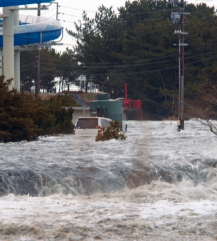 La alerta de tsunami tras el terremoto de Japón se hace palpable en tierras rusas