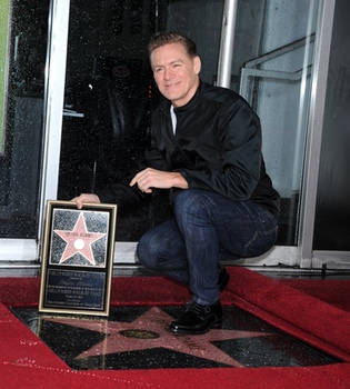 Bryan Adams recibe su estrella de la fama